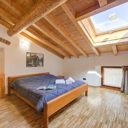 Casa Mondragon In - Happy