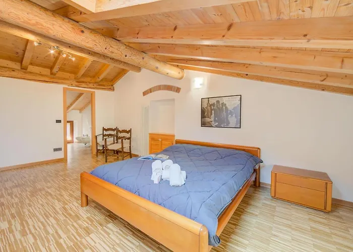 Casa Mondragon In - Happy