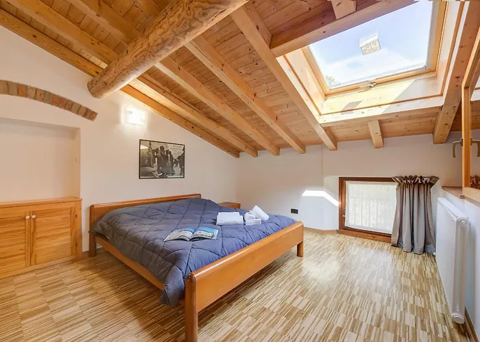 Casa Mondragon In - Happy