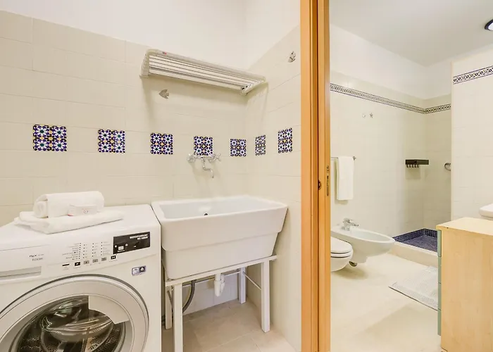 Casa Mondragon In - Happy