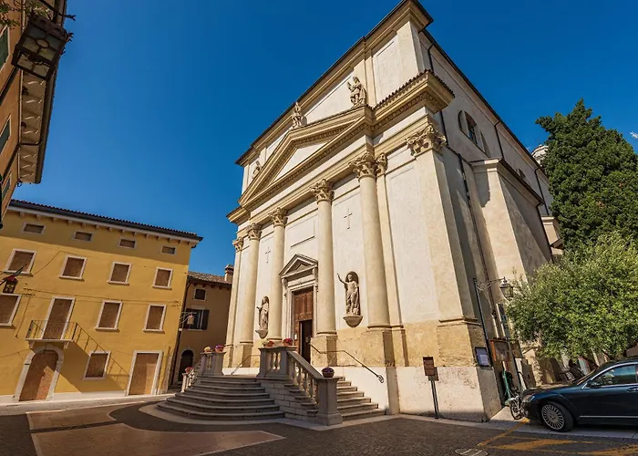 Casa Mondragon In - Happy * Λατζίζε